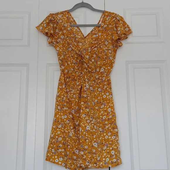 Free w/ the purchase of 2 or more items - Picture 2 of 7